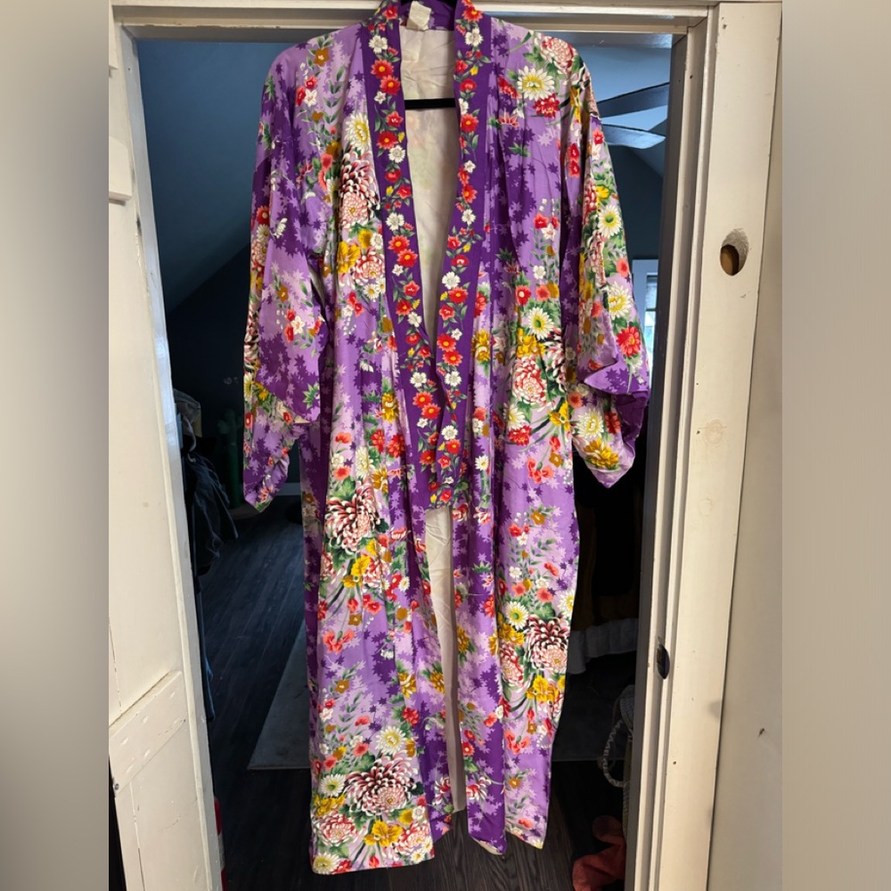 Gorgeous Vintage Japanese Kimono 🦄